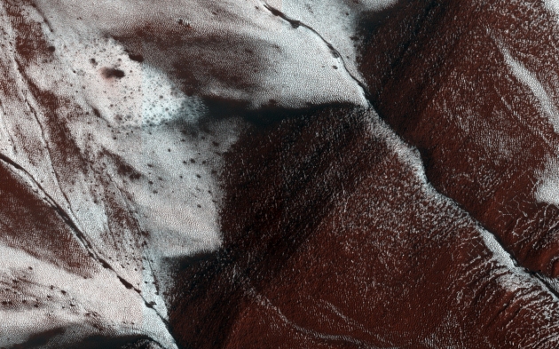 Frosty Slopes on Mars